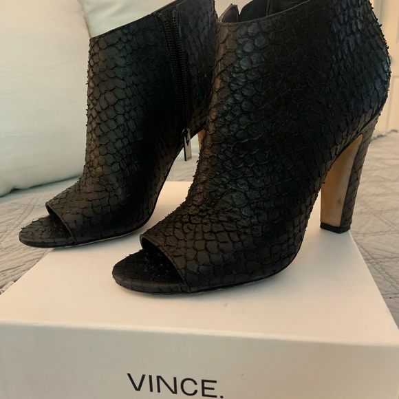 Vince Sierra Bootie in Black Python size 9 - Picture 3 of 9